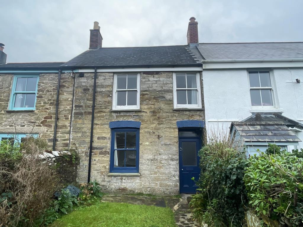 Lot: 78 - CHARACTER COTTAGE FOR IMPROVEMENT IN POPULAR COASTAL VILLAGE - Front elevation of property